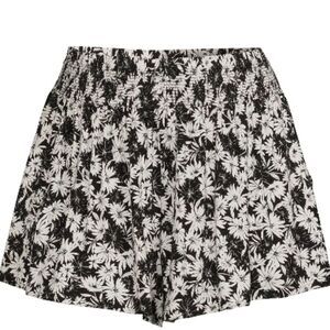 Women 2X NWT Shorts Flowy High Waist Flare Feminine Drapey Jersey Stretchy